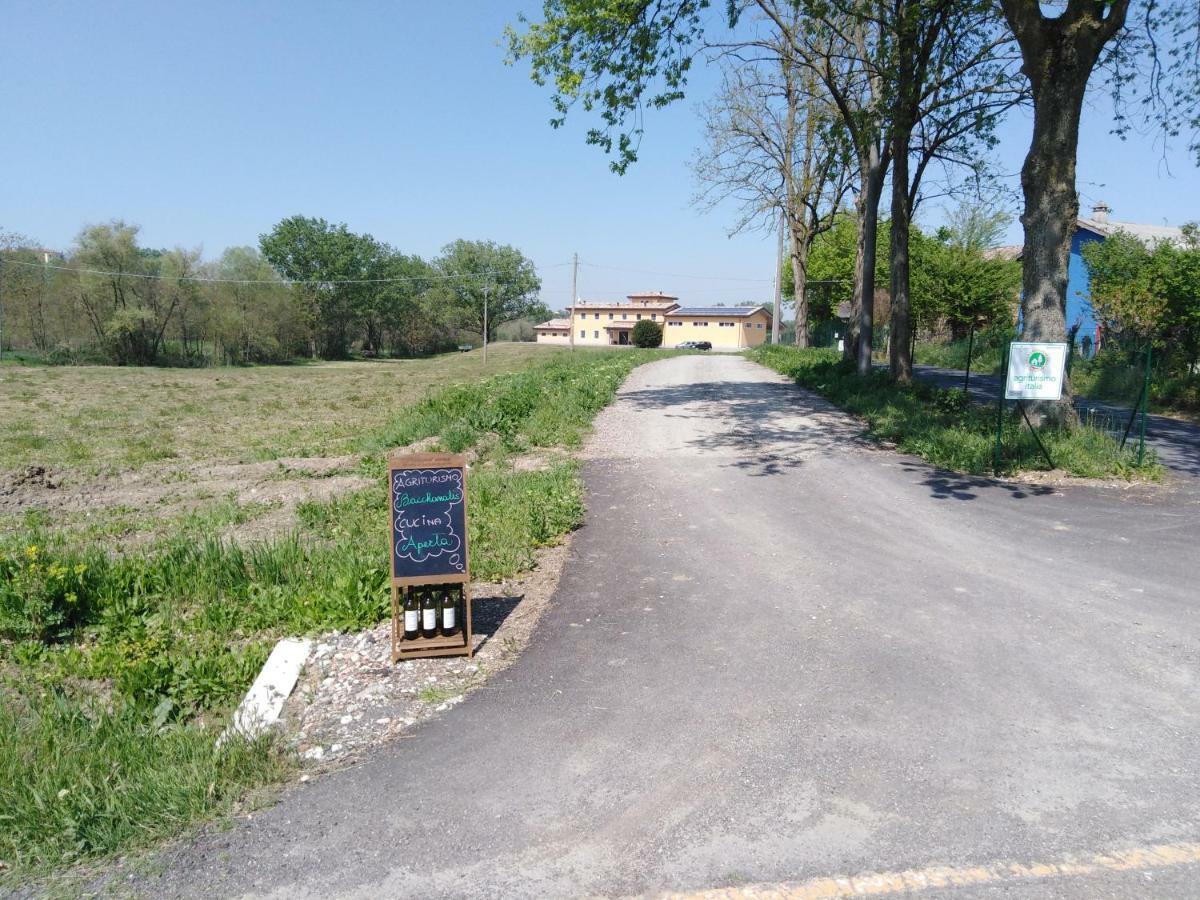 Agriturismo Bacchanalis Ziano Piacentino Extérieur photo
